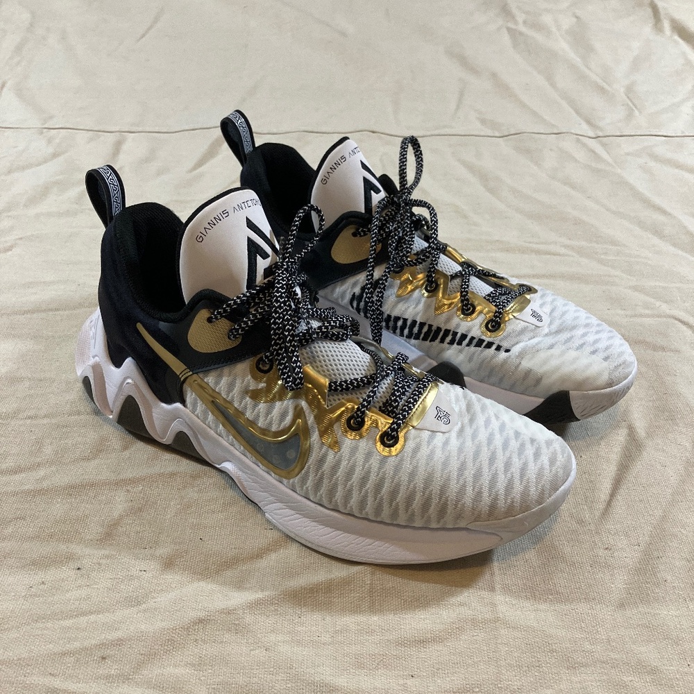 Nike Giannis Immortality "Championship" Basketball Sneakers